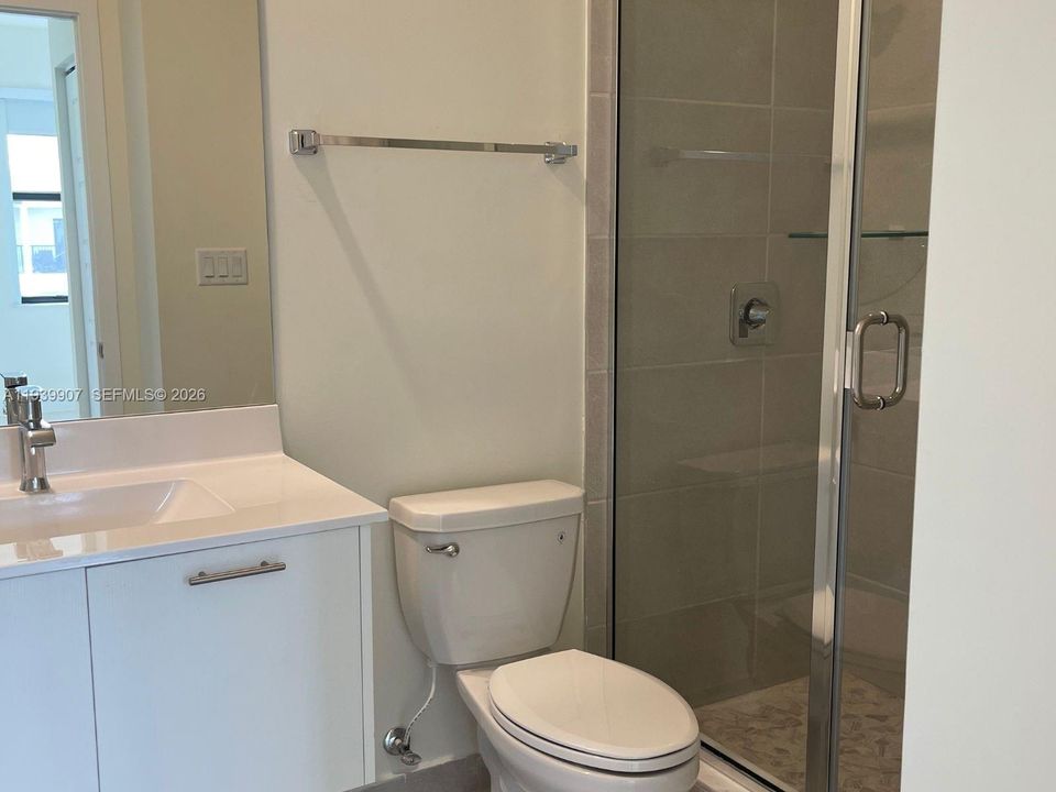 出租: $3,000 (2 贝兹, 2 浴室, 1072 平方英尺)