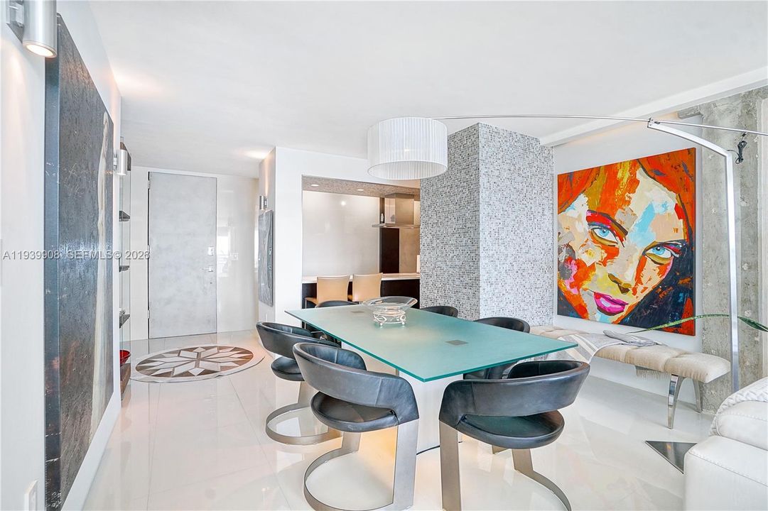 For Sale: $650,000 (1 beds, 1 baths, 1042 Square Feet)