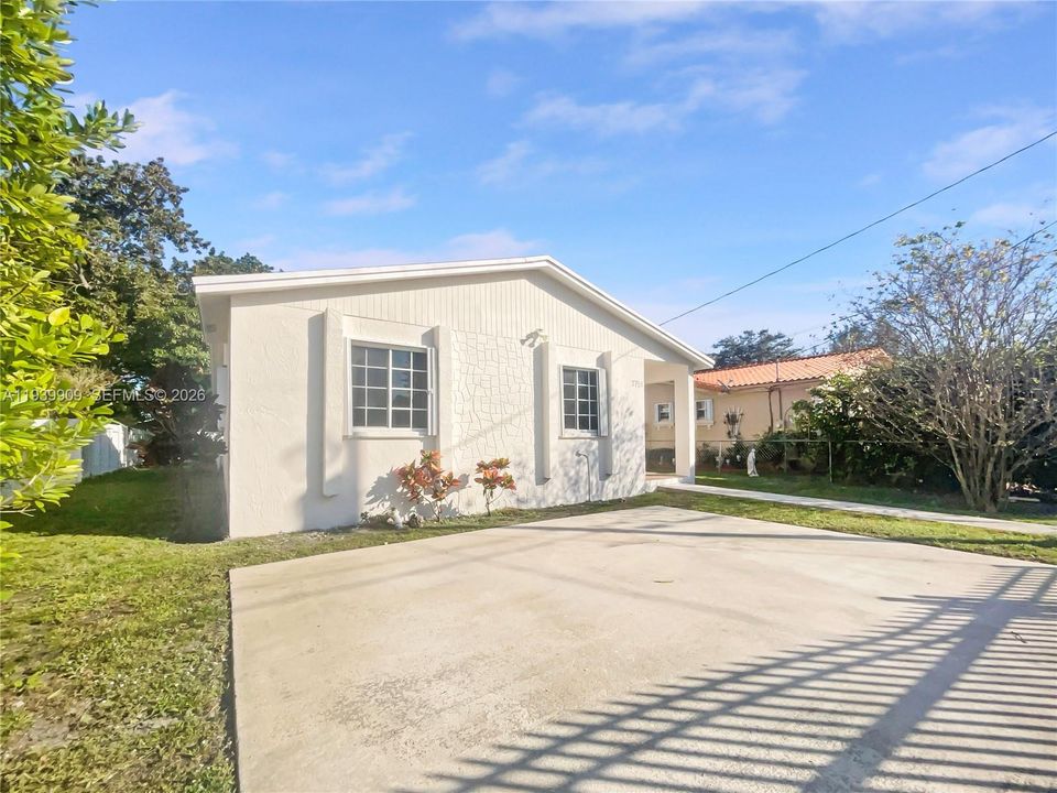 На продажу: $453,000 (3 спален, 2 ванн, 1224 Квадратных фут)