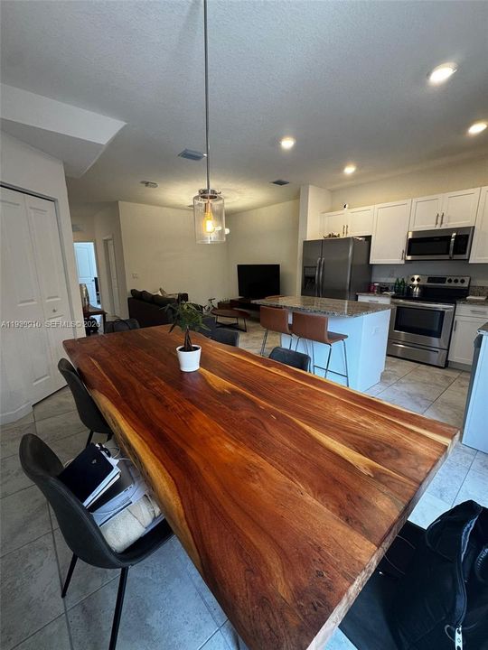 待售: $449,000 (3 贝兹, 3 浴室, 1320 平方英尺)