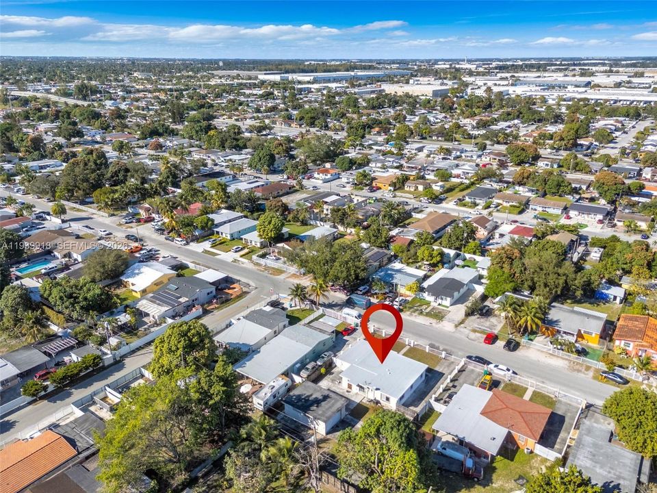 待售: $650,000 (3 贝兹, 2 浴室, 2326 平方英尺)