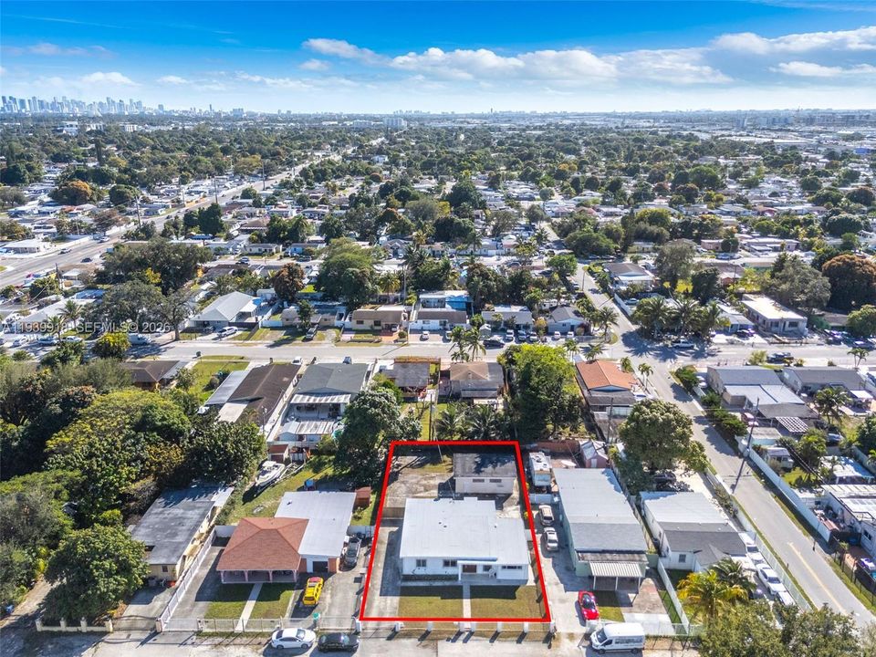 待售: $650,000 (3 贝兹, 2 浴室, 2326 平方英尺)