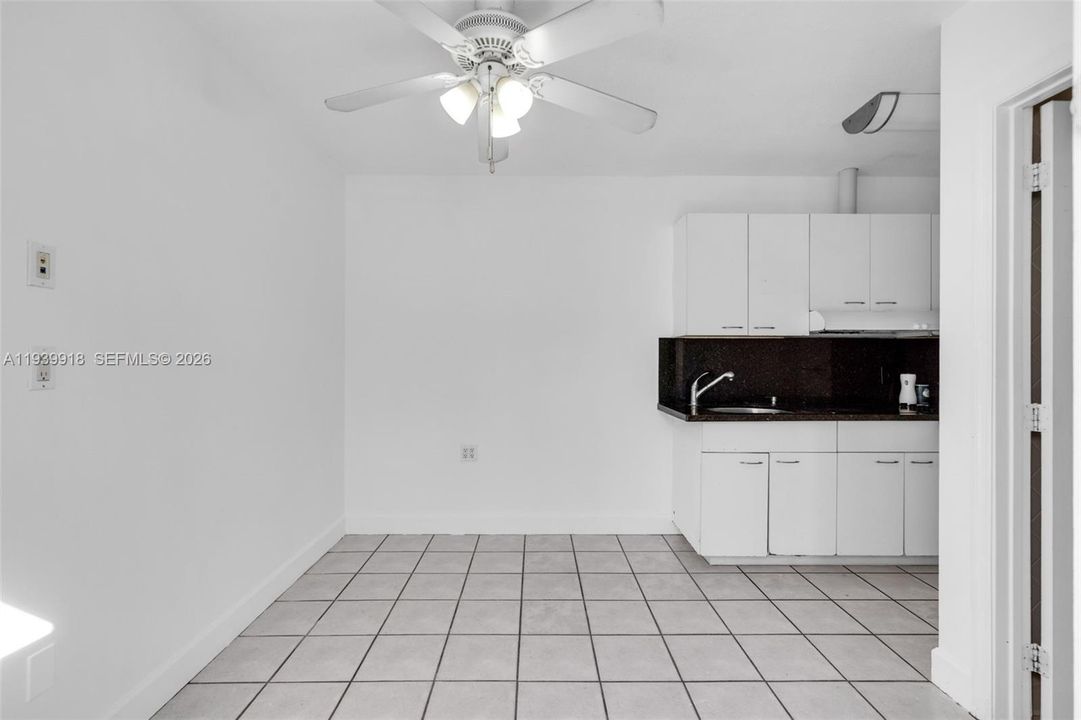 待售: $650,000 (3 贝兹, 2 浴室, 2326 平方英尺)