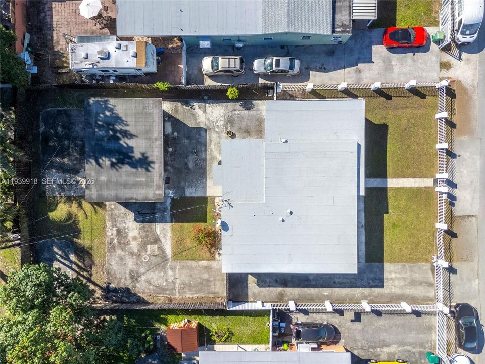 待售: $650,000 (3 贝兹, 2 浴室, 2326 平方英尺)