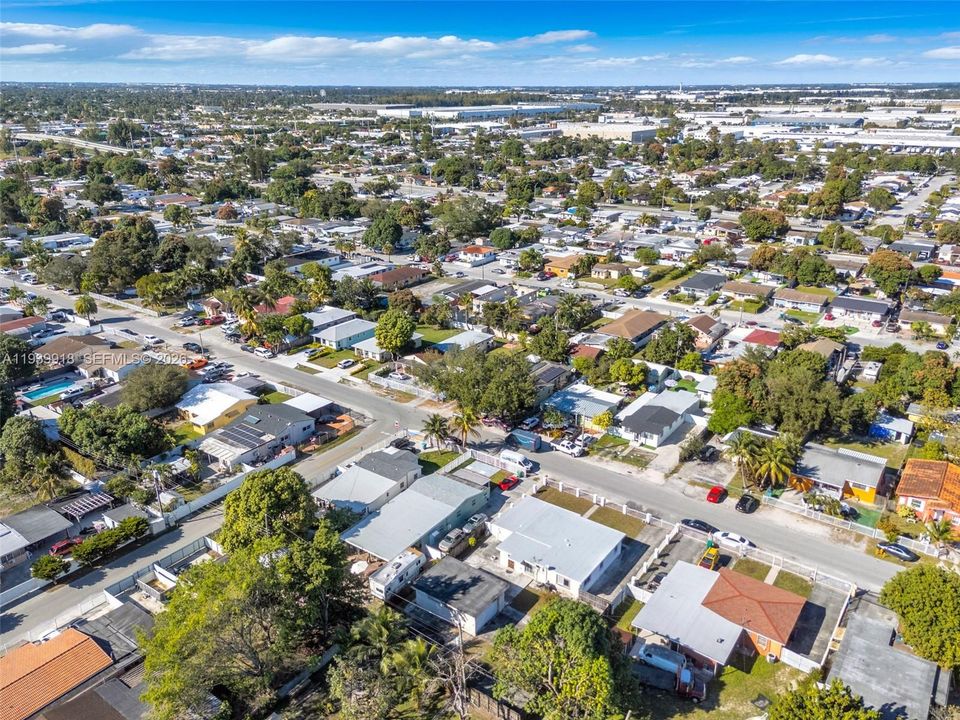 待售: $650,000 (3 贝兹, 2 浴室, 2326 平方英尺)