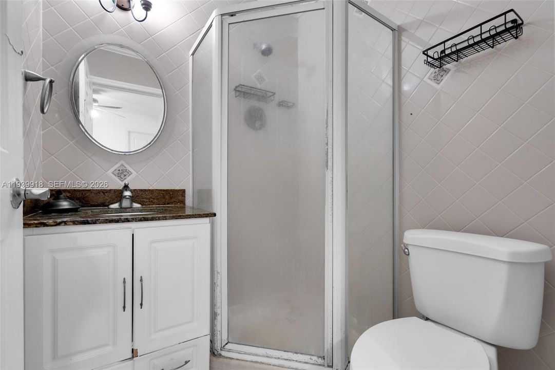 待售: $650,000 (3 贝兹, 2 浴室, 2326 平方英尺)