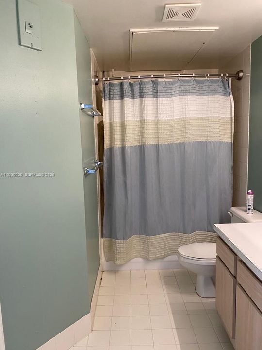 For Rent: $2,350 (2 beds, 1 baths, 1068 Square Feet)