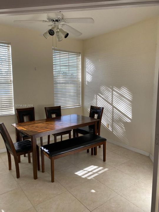 For Rent: $2,350 (2 beds, 1 baths, 1068 Square Feet)