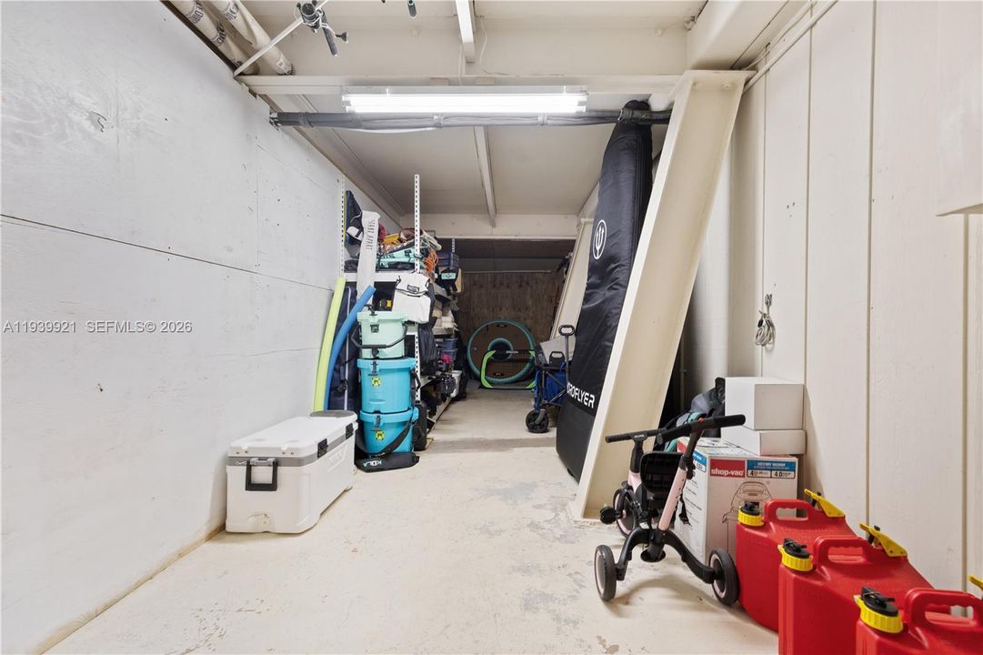 For Sale: $2,900,000 (3 beds, 3 baths, 1743 Square Feet)