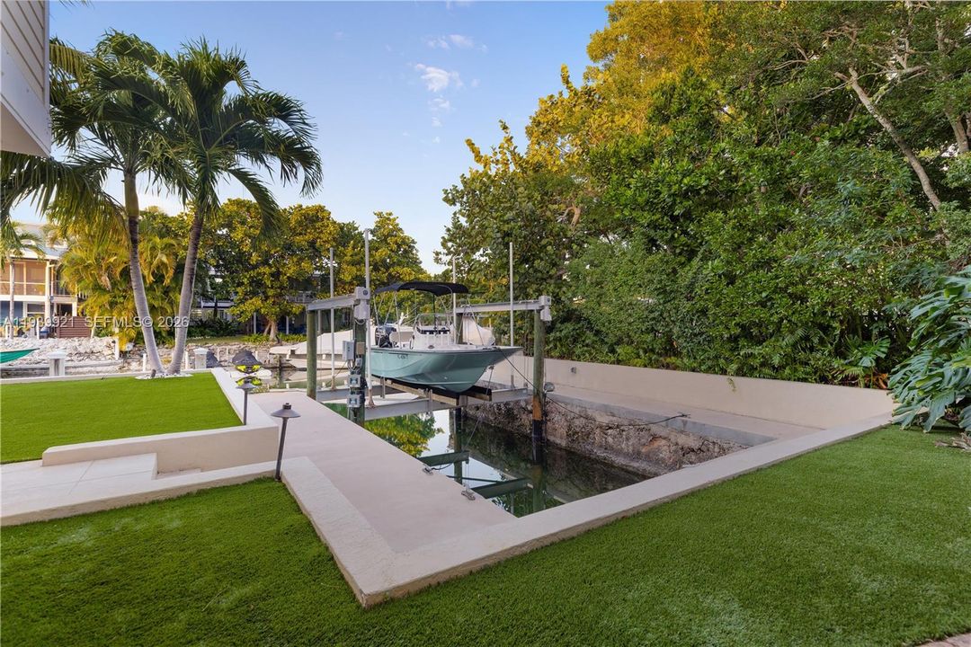 For Sale: $2,900,000 (3 beds, 3 baths, 1743 Square Feet)