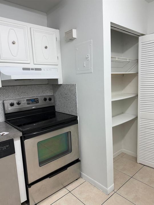 出租: $1,640 (1 贝兹, 1 浴室, 760 平方英尺)