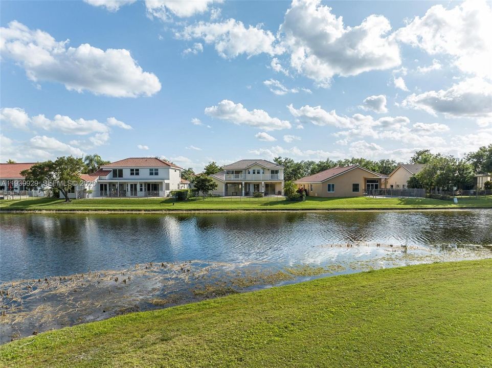 В аренду: $7,500 (5 спален, 3 ванн, 2720 Квадратных фут)