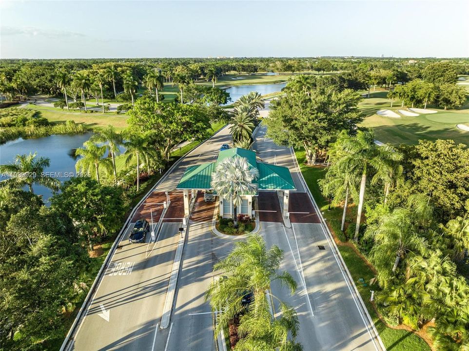 В аренду: $7,500 (5 спален, 3 ванн, 2720 Квадратных фут)