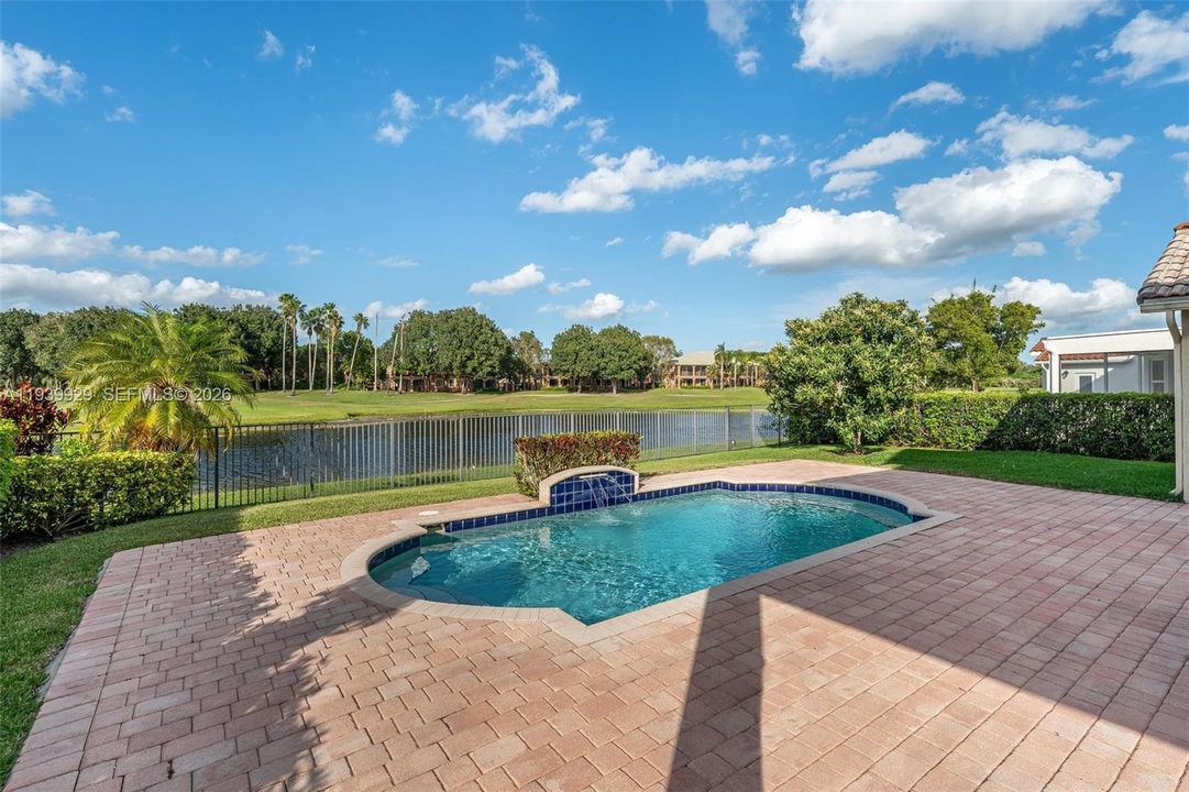 В аренду: $7,500 (5 спален, 3 ванн, 2720 Квадратных фут)