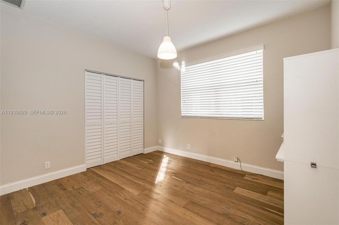 В аренду: $7,500 (5 спален, 3 ванн, 2720 Квадратных фут)