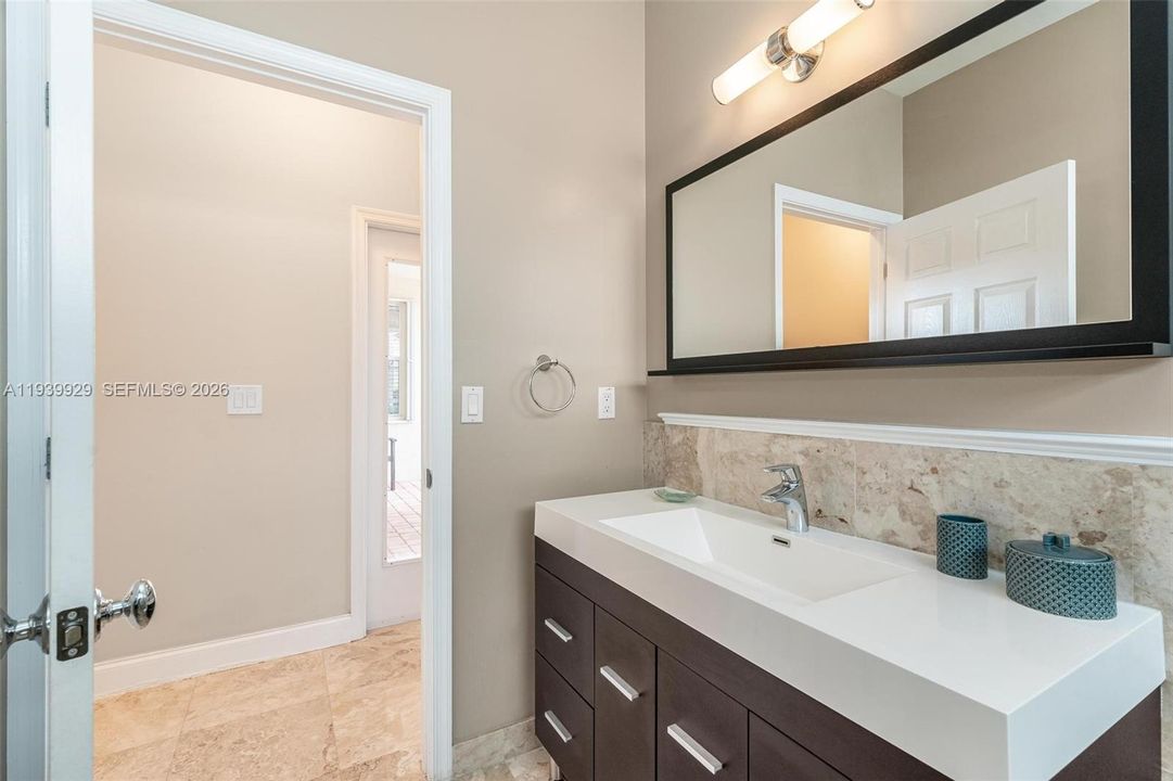 В аренду: $7,500 (5 спален, 3 ванн, 2720 Квадратных фут)