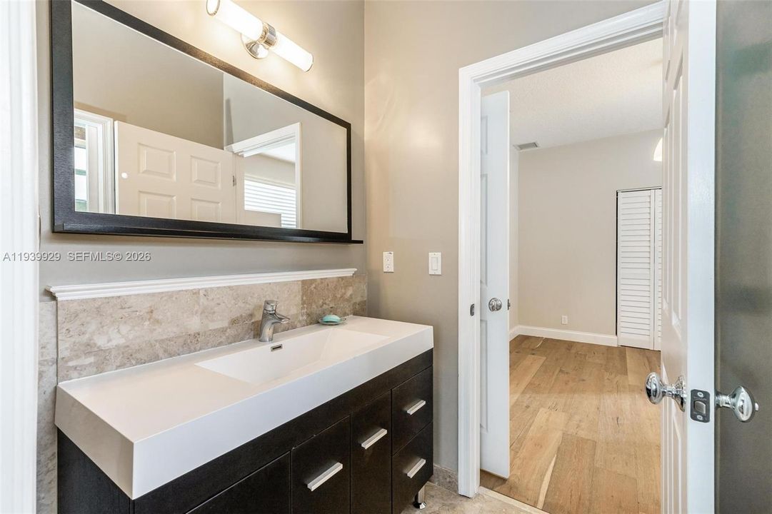 В аренду: $7,500 (5 спален, 3 ванн, 2720 Квадратных фут)