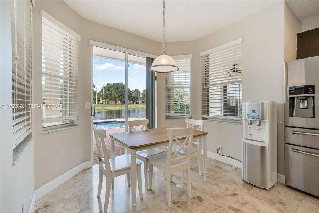 В аренду: $7,500 (5 спален, 3 ванн, 2720 Квадратных фут)