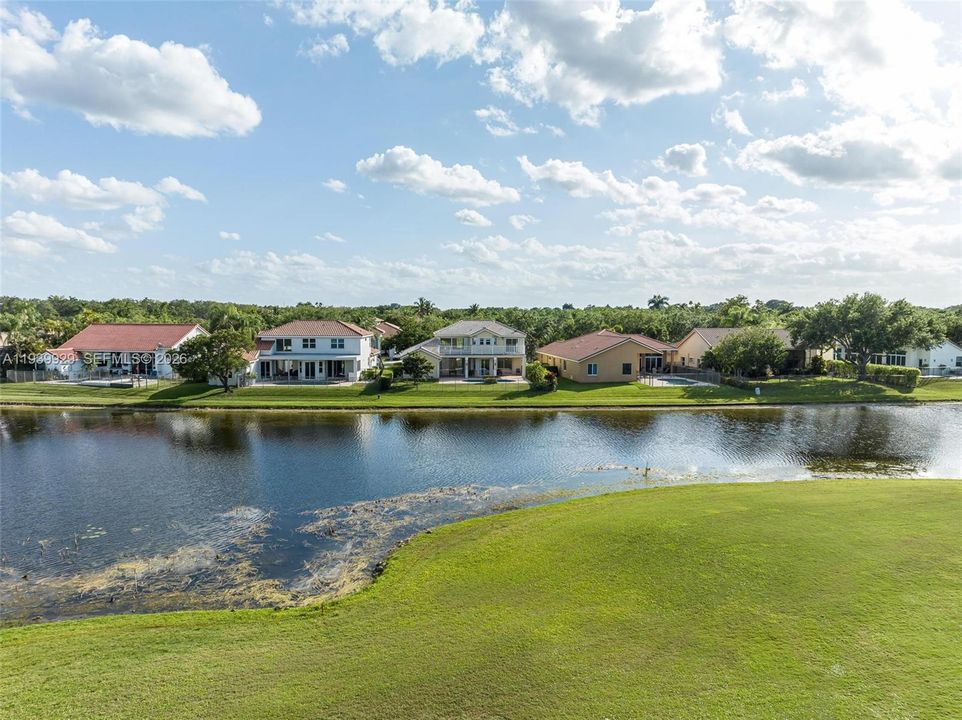 В аренду: $7,500 (5 спален, 3 ванн, 2720 Квадратных фут)