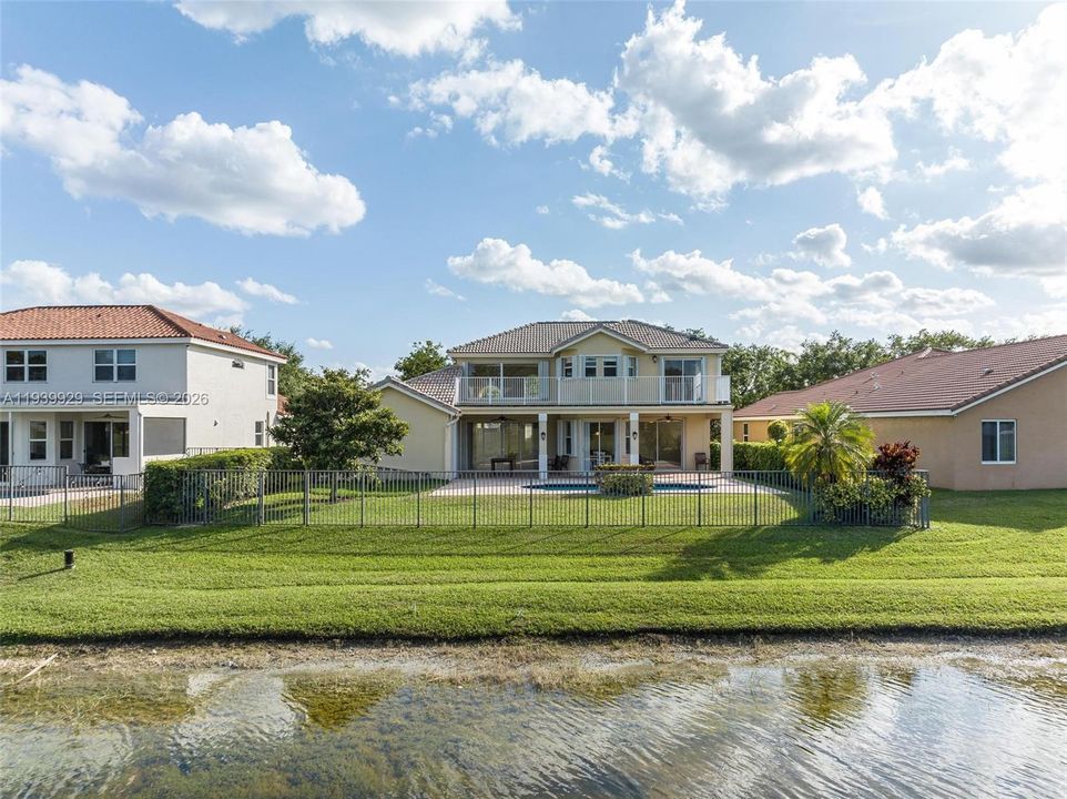 В аренду: $7,500 (5 спален, 3 ванн, 2720 Квадратных фут)