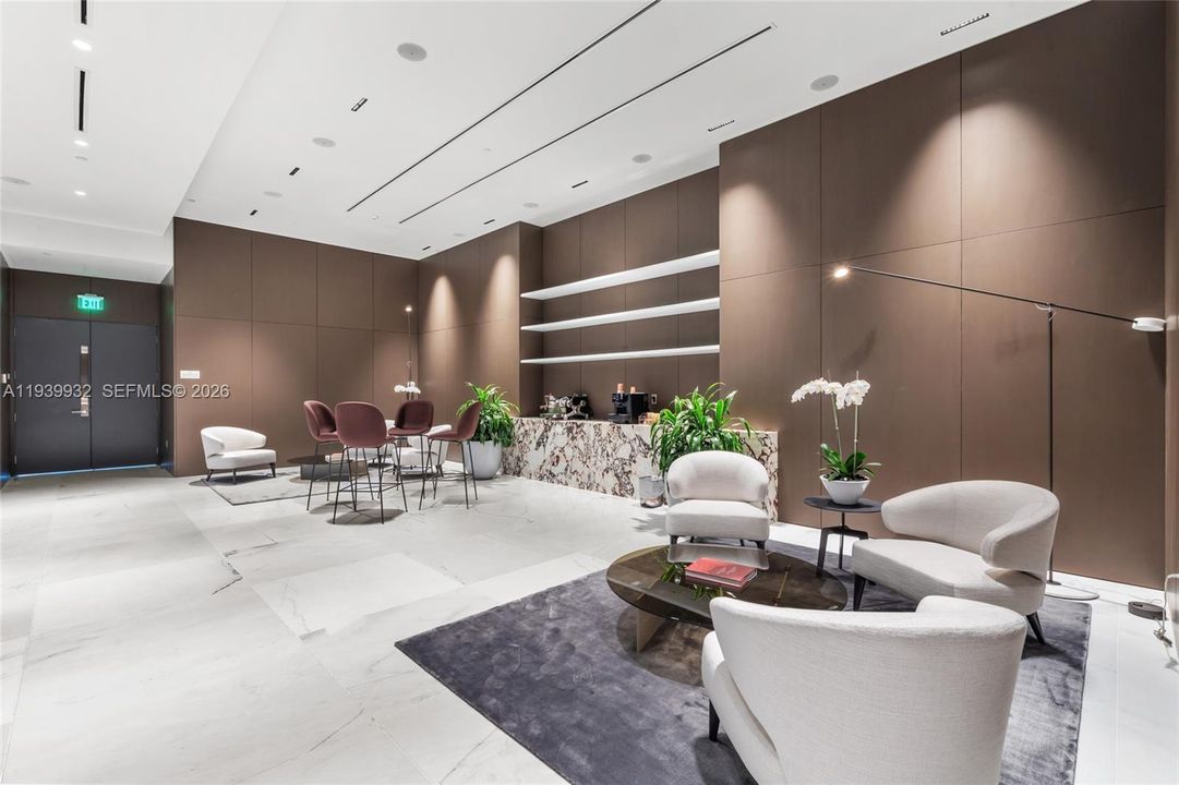 En Renta: $23,000 (3 camas, 3 baños, 2414 Pies cuadrados)