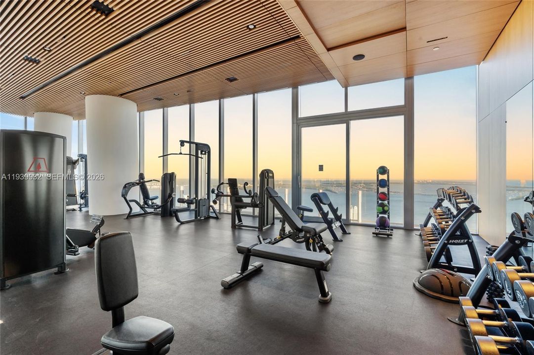 En Renta: $23,000 (3 camas, 3 baños, 2414 Pies cuadrados)