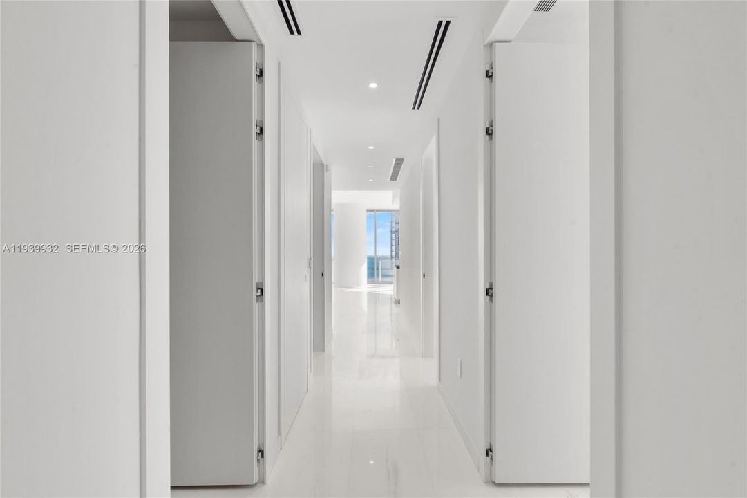 En Renta: $23,000 (3 camas, 3 baños, 2414 Pies cuadrados)