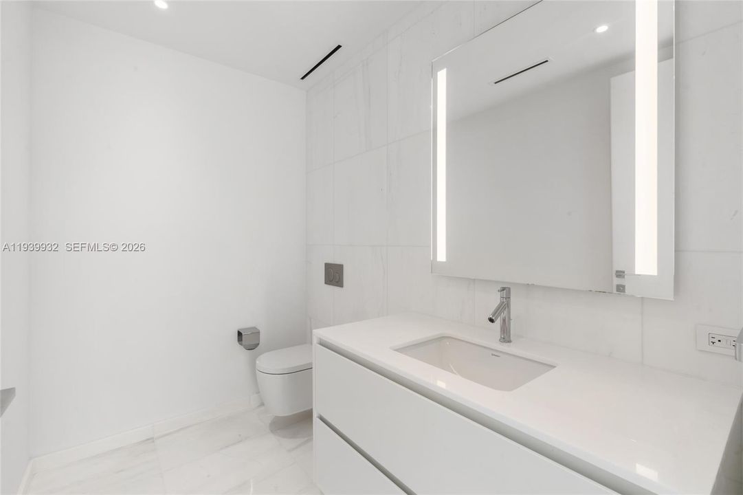 En Renta: $23,000 (3 camas, 3 baños, 2414 Pies cuadrados)