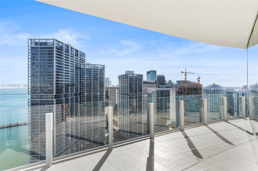 En Renta: $23,000 (3 camas, 3 baños, 2414 Pies cuadrados)