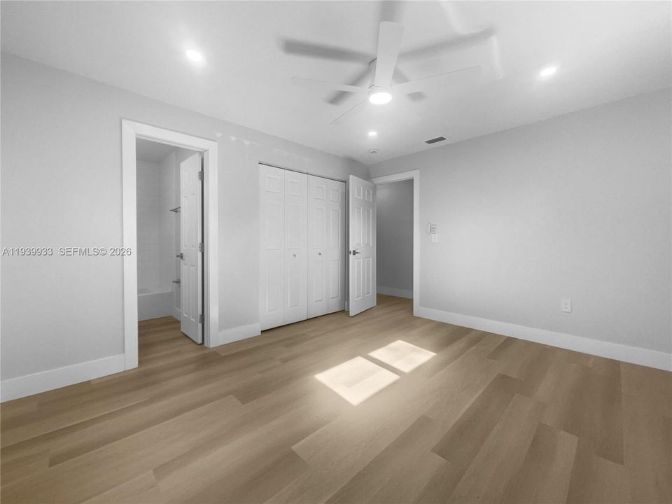 For Sale: $390,000 (3 beds, 2 baths, 999 Square Feet)