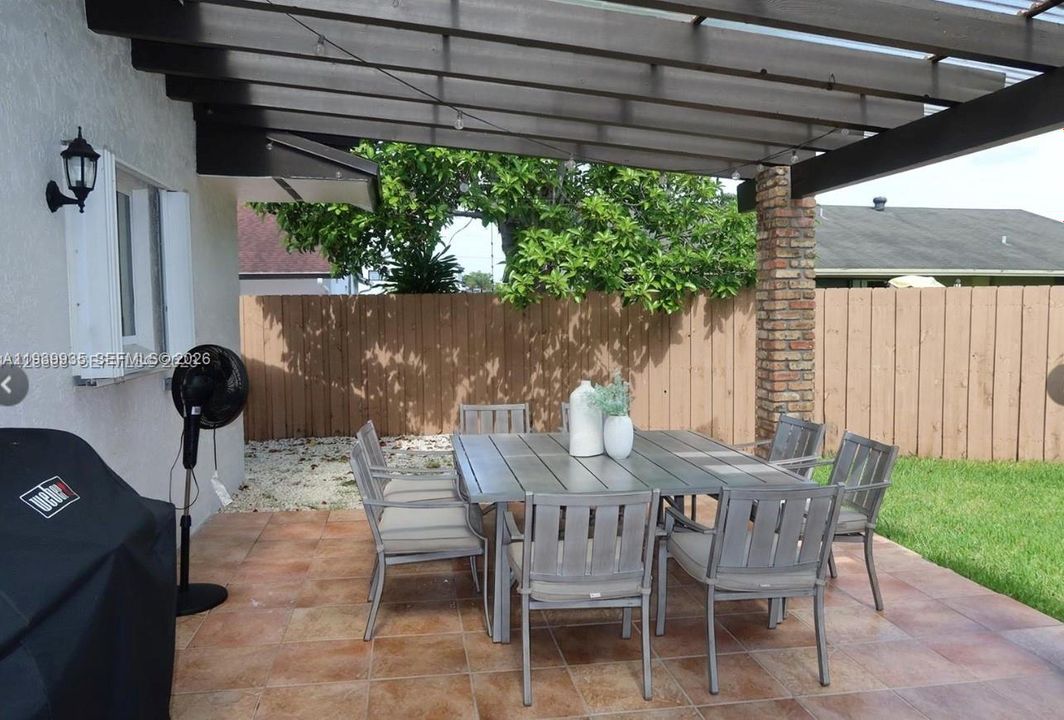 En Renta: $3,600 (3 camas, 2 baños, 1820 Pies cuadrados)