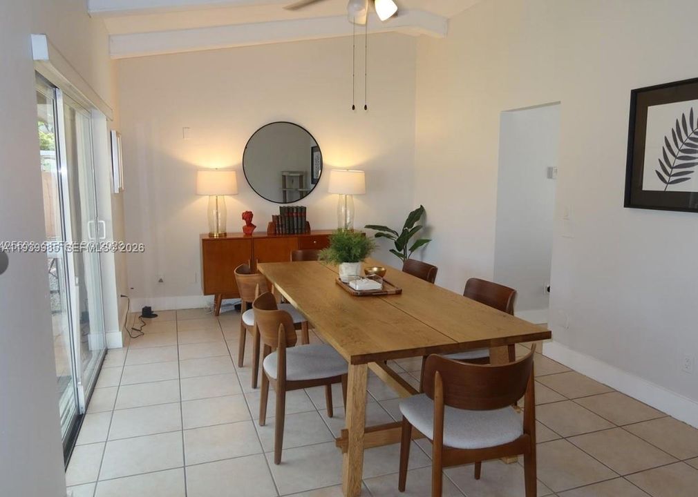 En Renta: $3,600 (3 camas, 2 baños, 1820 Pies cuadrados)