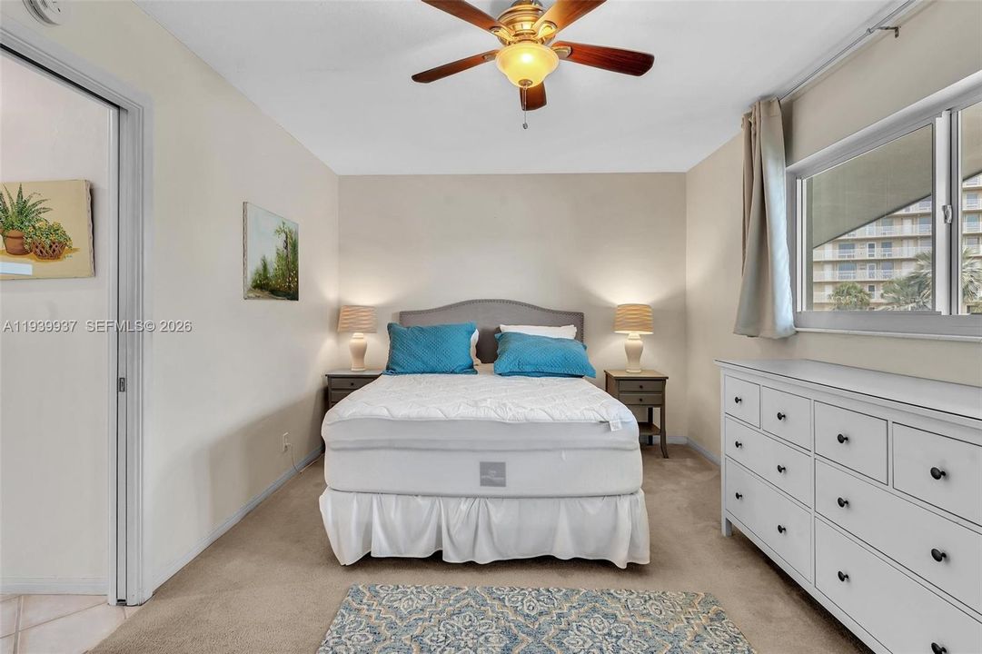 For Sale: $250,000 (1 beds, 1 baths, 530 Square Feet)