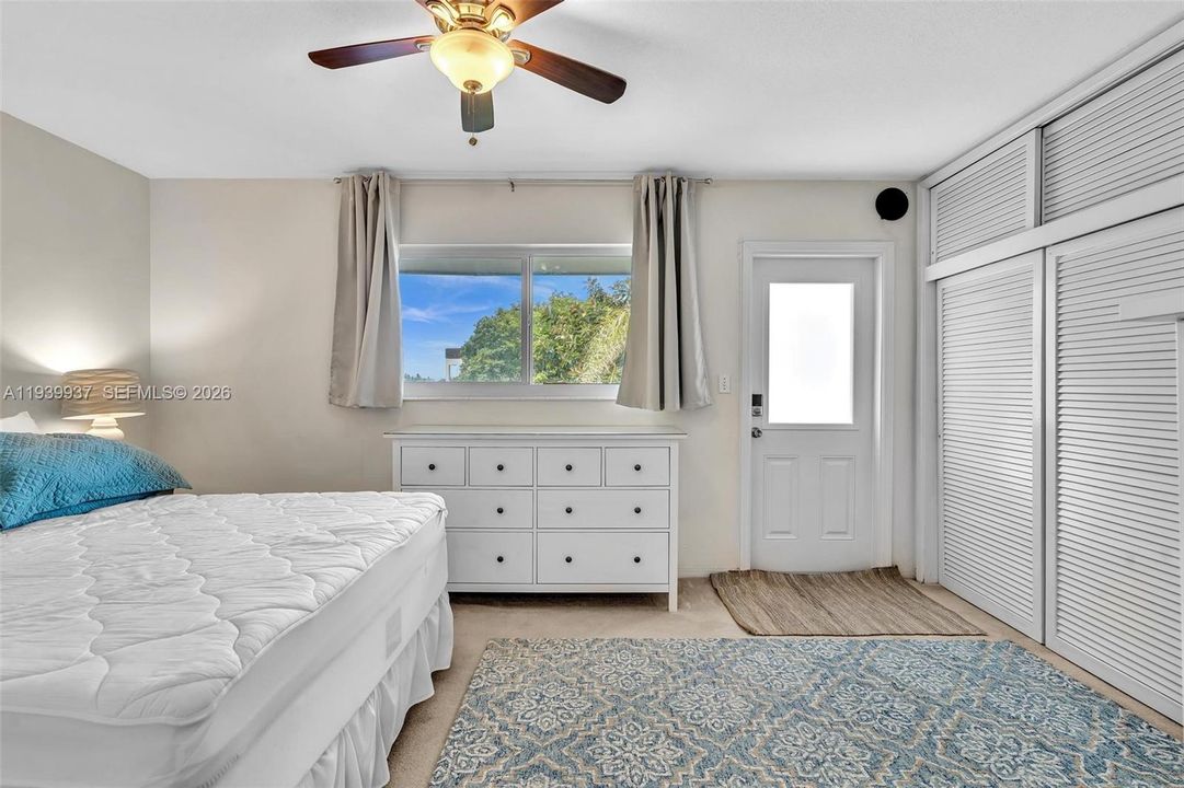 For Sale: $250,000 (1 beds, 1 baths, 530 Square Feet)