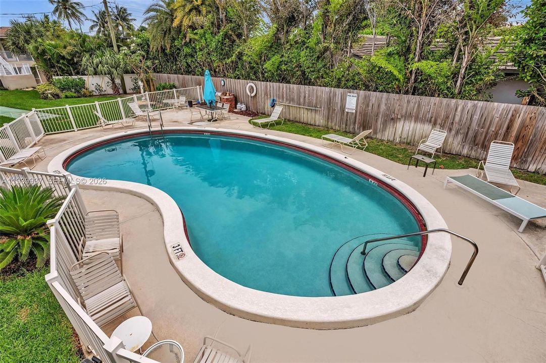 For Sale: $250,000 (1 beds, 1 baths, 530 Square Feet)