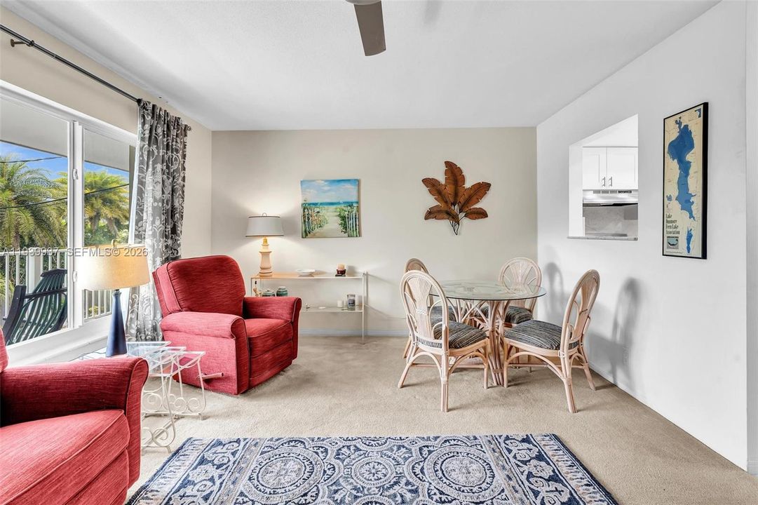 For Sale: $250,000 (1 beds, 1 baths, 530 Square Feet)