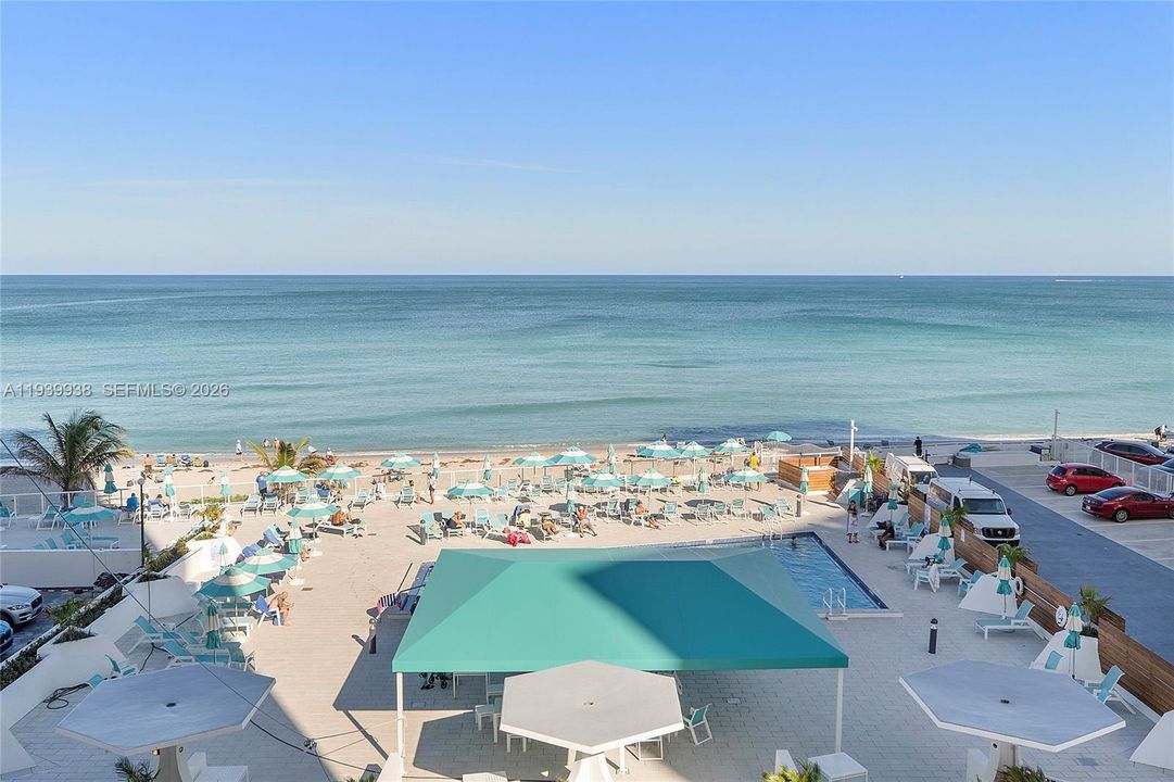 En Venta: $437,000 (2 camas, 2 baños, 1100 Pies cuadrados)