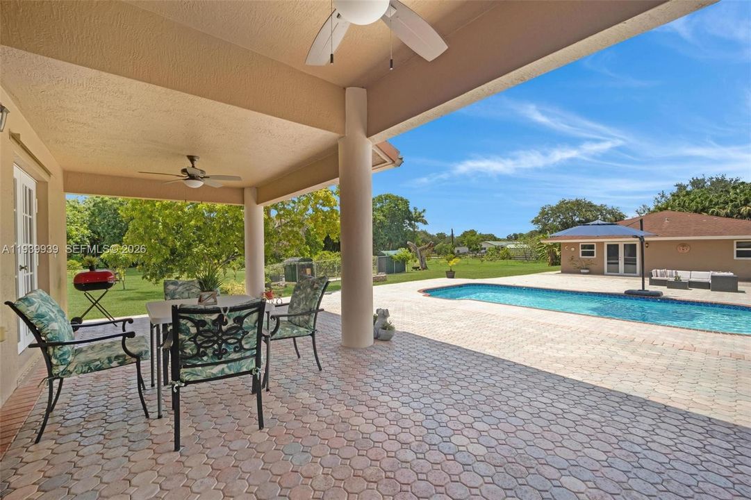 For Sale: $2,695,000 (7 beds, 4 baths, 5758 Square Feet)