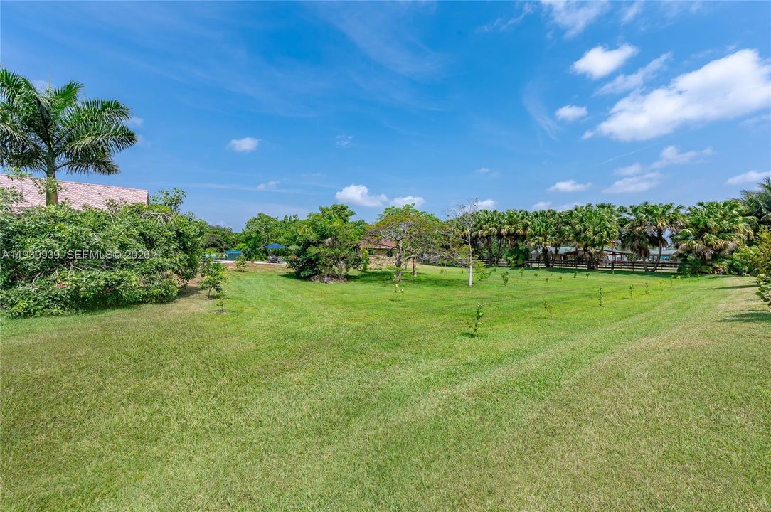 For Sale: $2,695,000 (7 beds, 4 baths, 5758 Square Feet)