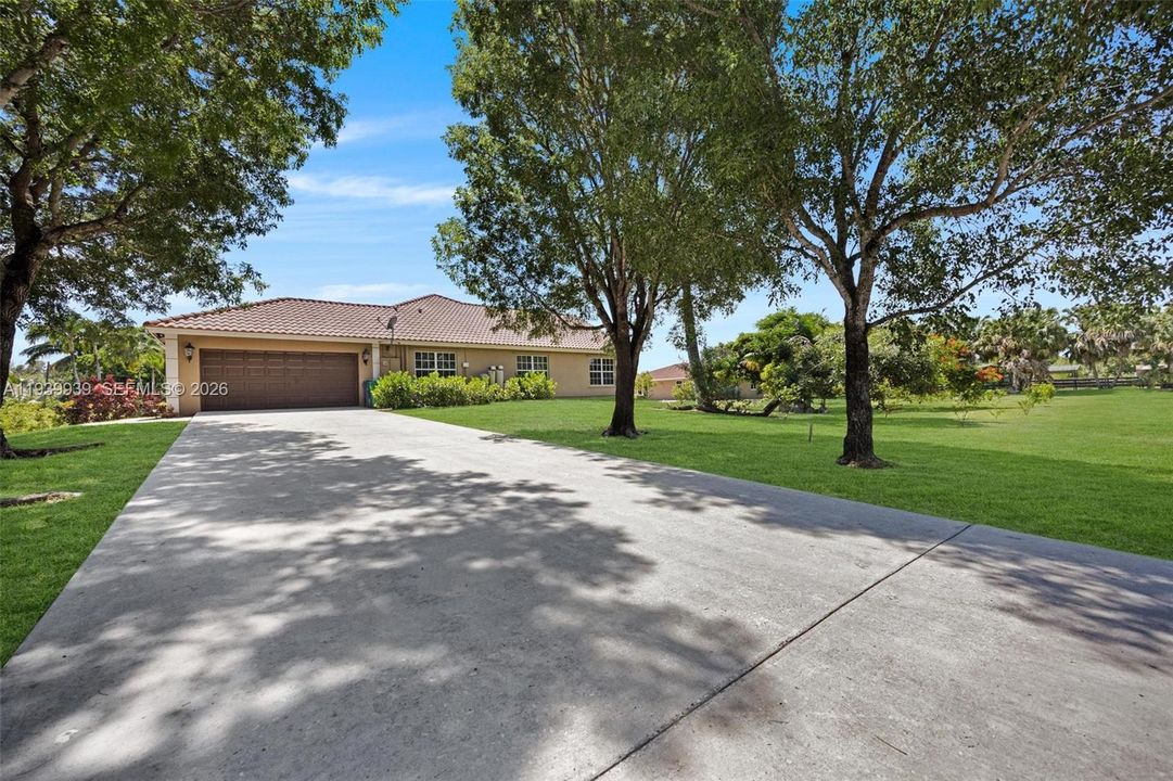 For Sale: $2,695,000 (7 beds, 4 baths, 5758 Square Feet)