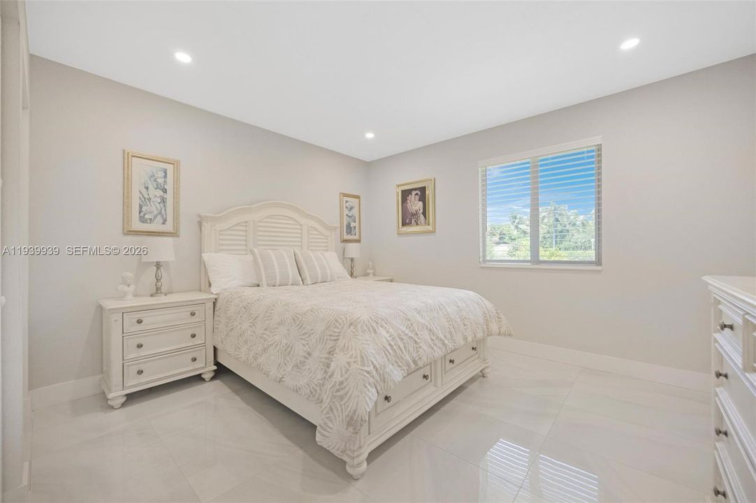 For Sale: $2,695,000 (7 beds, 4 baths, 5758 Square Feet)