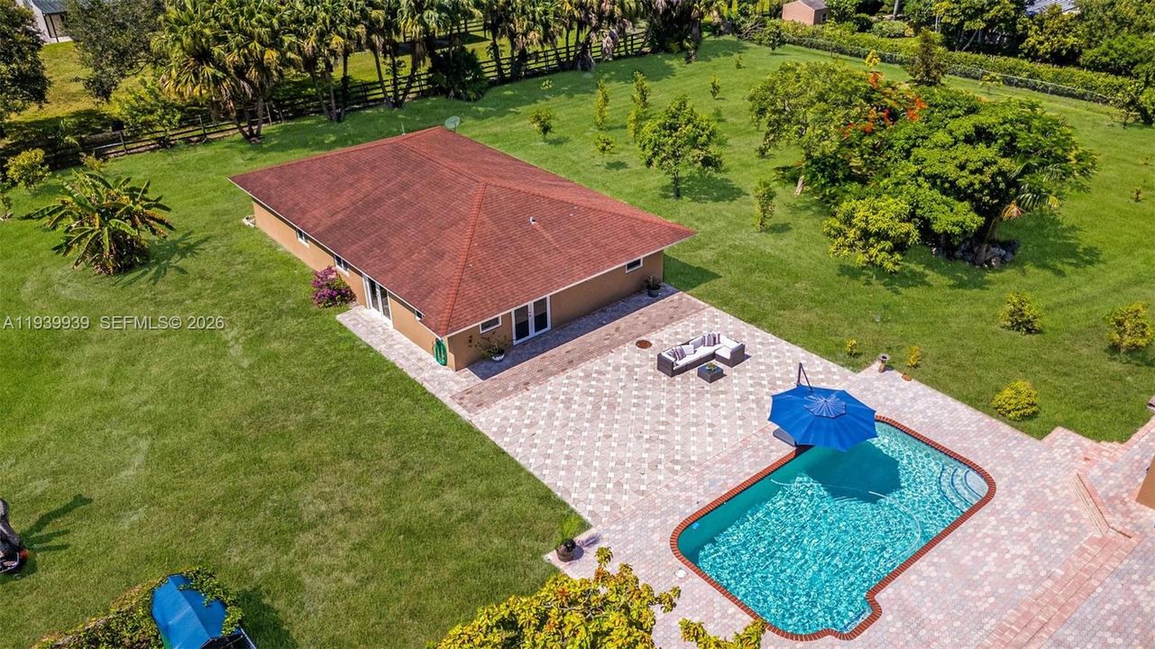 For Sale: $2,695,000 (7 beds, 4 baths, 5758 Square Feet)