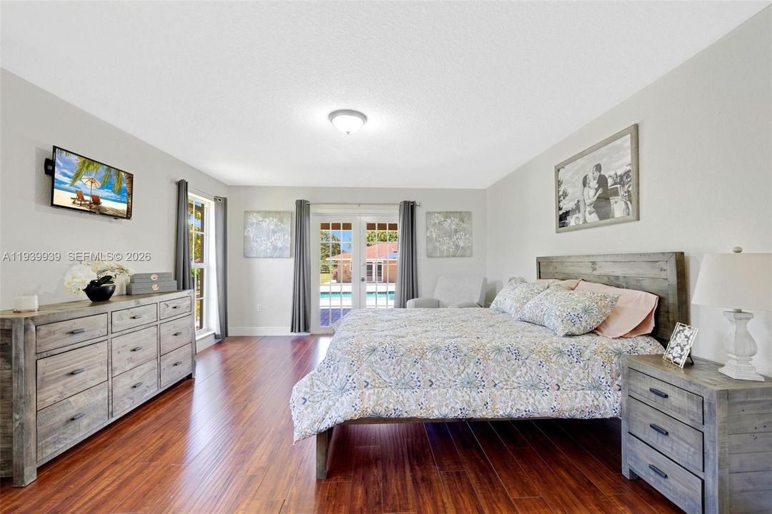 For Sale: $2,695,000 (7 beds, 4 baths, 5758 Square Feet)