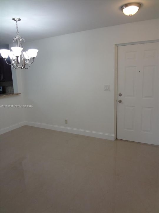 For Rent: $1,750 (1 beds, 1 baths, 806 Square Feet)