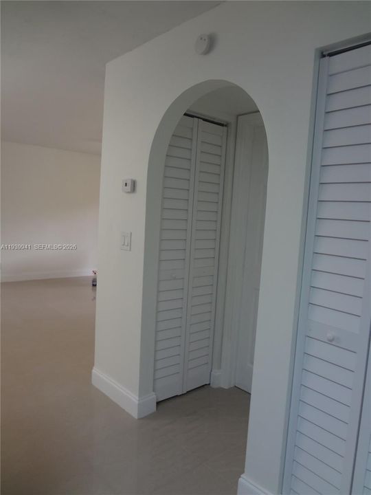 For Rent: $1,750 (1 beds, 1 baths, 806 Square Feet)