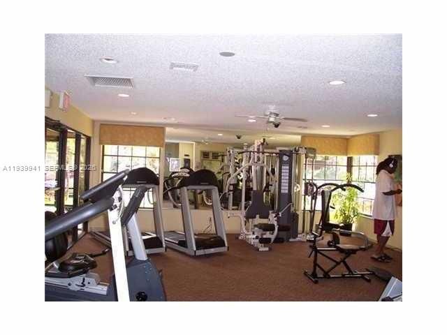 For Rent: $1,750 (1 beds, 1 baths, 806 Square Feet)