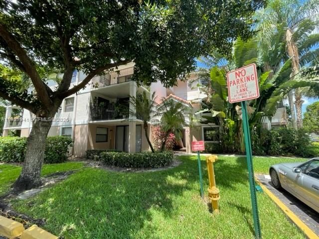 For Rent: $1,750 (1 beds, 1 baths, 806 Square Feet)