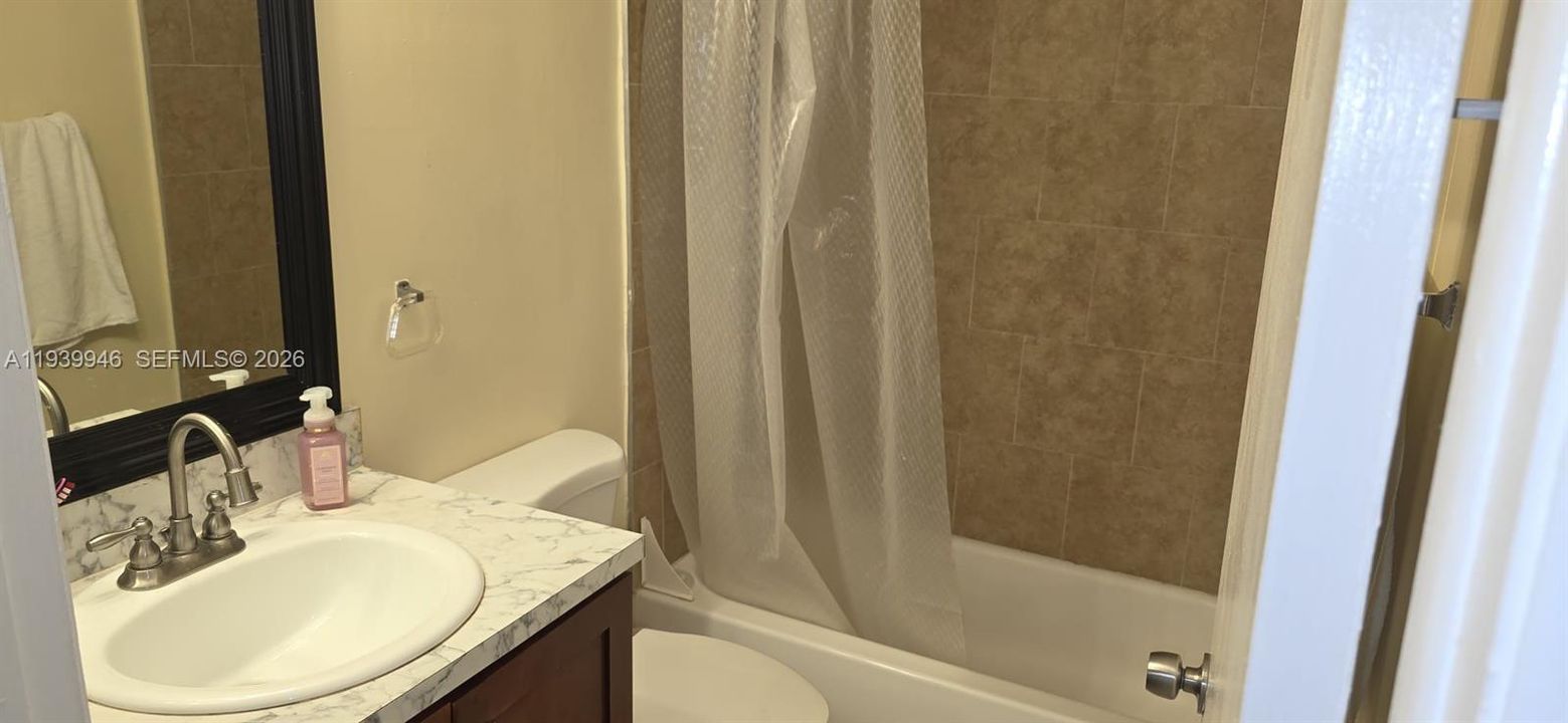 En Renta: $2,250 (2 camas, 2 baños, 750 Pies cuadrados)