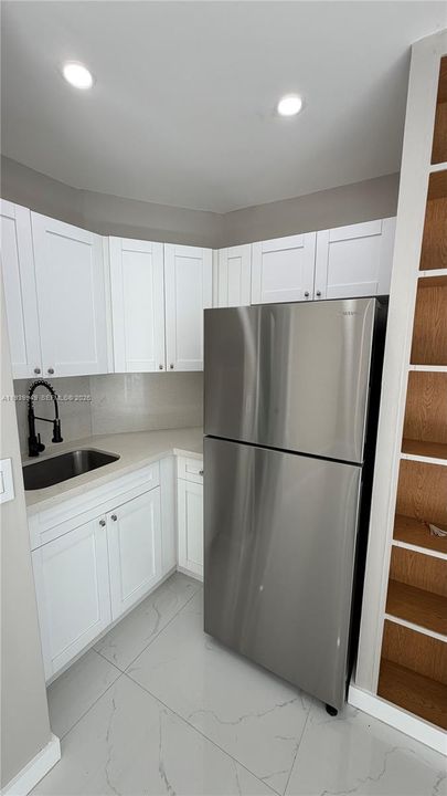 For Rent: $1,350 (1 beds, 1 baths, 2840 Square Feet)