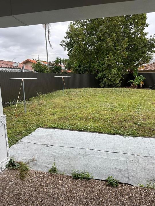 En Renta: $3,300 (4 camas, 2 baños, 2201 Pies cuadrados)